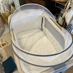 ベビーベッド