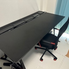 ゲーミングデスク