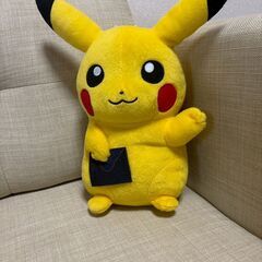 ピカチュウ　ぬいぐるみ