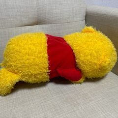 プーさん　ぬいぐるみ　高さ：約18cm 横幅：約50cm  奥行き：約24cm の画像