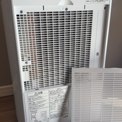 パナソニック Panasonic 衣類乾燥除湿機 F-YHVX120-W