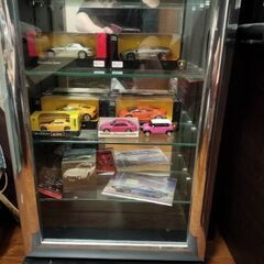 コレクション棚＆ミニカーの画像