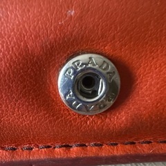 【期間限定値下げ】PRADA 二つ折り財布の画像