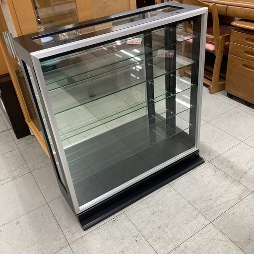 塩川光明堂　ガラスショーケース『カルトーネ』