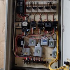 三相　動力　２００V　分電盤の画像