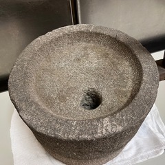 資料館放出品 レトロな 石臼 ひき臼 直径30cm 石臼挽き そば 小麦 コーヒーなど リアルに使えそうです！ 中古品 ④の画像