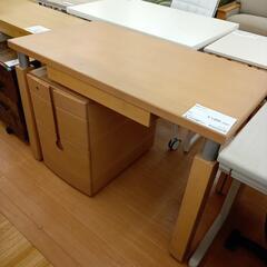 【リユースのサカイ八街店】★ジモティ割あり★ 袖机付デスク　ナチ...