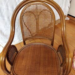 世田谷区近辺配送可能　木製 ラタン 藤製 アンティーク 家具 インテリア 小泉 チェア 回転座卓椅子 インドネシア製の画像