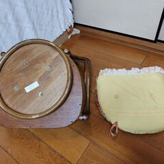 世田谷区近辺配送可能　木製 ラタン 藤製 アンティーク 家具 インテリア 小泉 チェア 回転座卓椅子 インドネシア製の画像