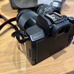 Canon 一眼レフカメラ（Kiss M）の画像