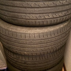 225/55/17 夏タイヤ roadstone