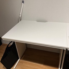 デスク（白）の画像