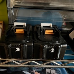 マキタ互換バッテリー/3個/18V/
充電器付きの画像
