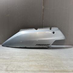 HONDA フォルツァ 250 MF06 ボディー カバー左　F...
