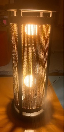 和、アジアンテイストの大きなライト