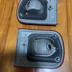 値下げ可能！！　ダイハツタント　L375sテールレンズ&トランク開閉レバーカバーの画像