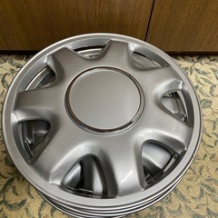 13インチのホイールキャップ4枚（未装着）の画像