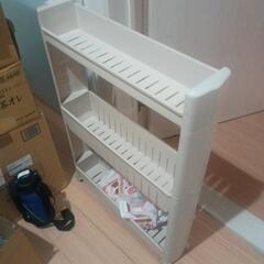 収納　スリムラック