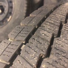 値下げ！バンタイヤ！ウィンターMAX！195ー80ー15！ハイエースホイール付き！の画像
