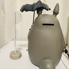 となりのトトロ貯金箱+バス停 美品の画像