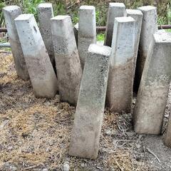 【残り僅かです】残り60cmが20個です。束石、基礎石、コンクリート基礎  500円/個の画像