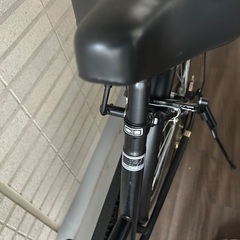 前輪パンクしてます🙇‍♀️ 自転車　黒　26インチの画像