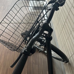 前輪パンクしてます🙇‍♀️ 自転車　黒　26インチの画像
