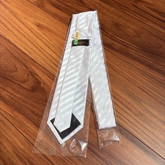 ホワイト ストライプ ネクタイの画像