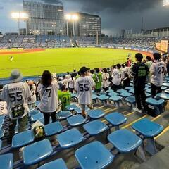 神宮球場(ホーム側外野席)で観戦