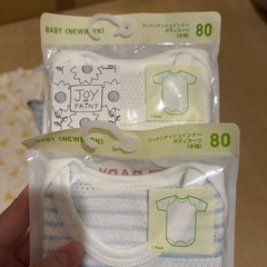 UNIQLOボディスーツ80
（定価790円）4着の画像