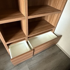 大型木製シェルフの画像