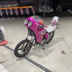 吸い込み！cb125t(ミニバブ) (ユートチャン) 福岡空港のホンダの