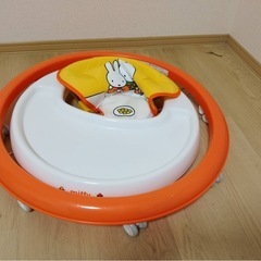 ミッフィー歩行器の画像