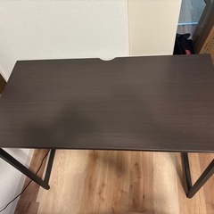 パソコンデスクの画像