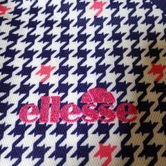 ellesse ラッシュガード 120サイズの画像