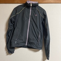 adidas ウインドブレーカー