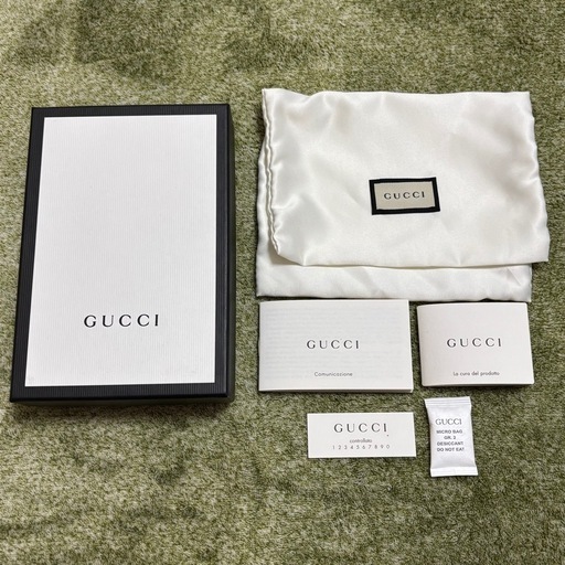 GUCCI 二つ折り財布   