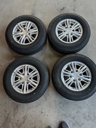 ハイエース　タイヤ