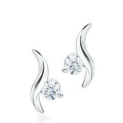 ピアス