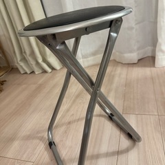 折りたたみパイプ椅子の画像