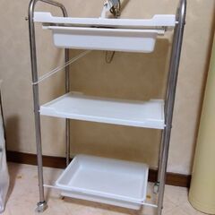 キャスター付きワゴン エステ