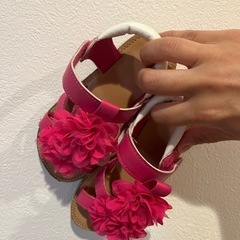 ピンクのサンダルの画像