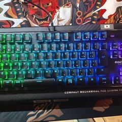 ROCCAT VULCAN TKL ゲーミングキーボード 黒の画像
