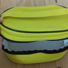 ポーチ　レモンイエローの画像