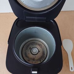 YAMAZEN　マイコン炊飯ジャー　三合炊き　YBJ-300の画像