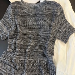 ほぼ新品　トップスの画像