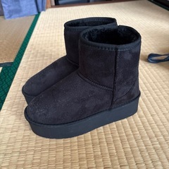 厚底ムートンブーツ