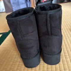 厚底ムートンブーツの画像