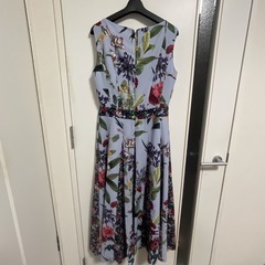 タグ付き未着用♡phase eightの花柄ワンピースです☺️の画像