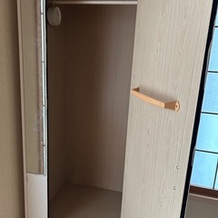 洋服タンスの画像
